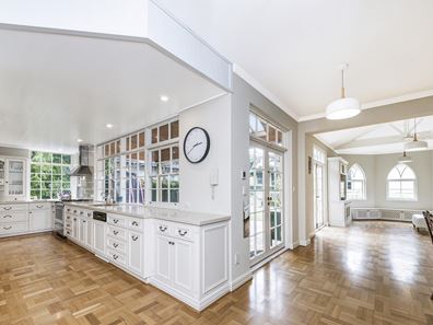 65 Hobbs Avenue, Dalkeith WA 6009