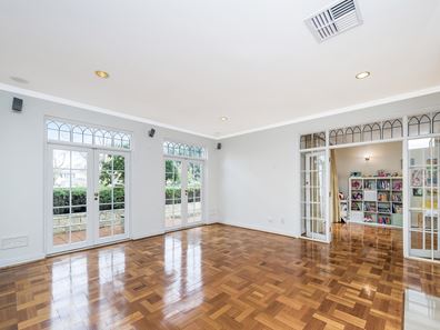 65 Hobbs Avenue, Dalkeith WA 6009