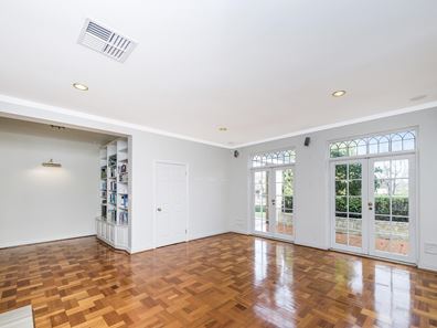 65 Hobbs Avenue, Dalkeith WA 6009