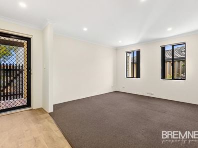 8 Warrior Pass, Bertram WA 6167