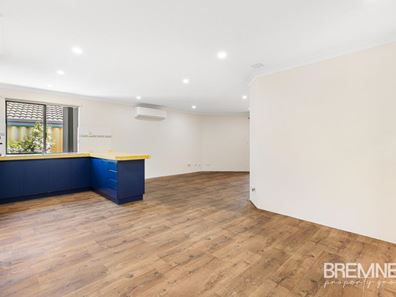 8 Warrior Pass, Bertram WA 6167