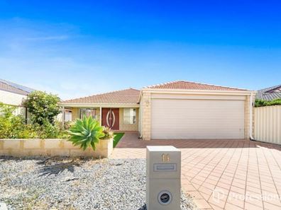 11 Flynn Street, Canning Vale WA 6155