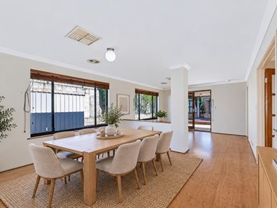 19 Pepperell Cres, Leda WA 6170