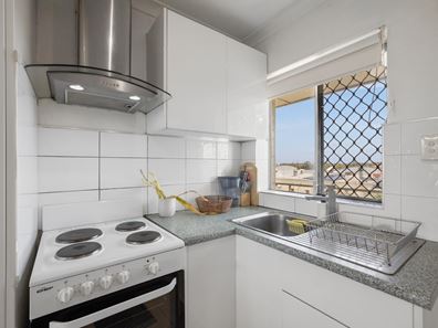 20/3 Burgundy Crescent, Spearwood WA 6163