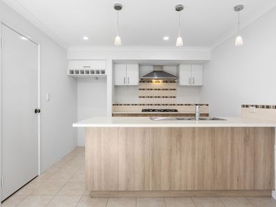16 Litchfield Circle, Wandi WA 6167