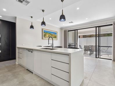 23 Parkside Ramble, Woodvale WA 6026