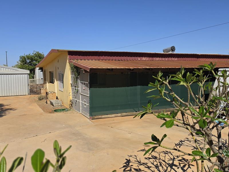 1122 North West Coastal Highway, Carnarvon WA 6701