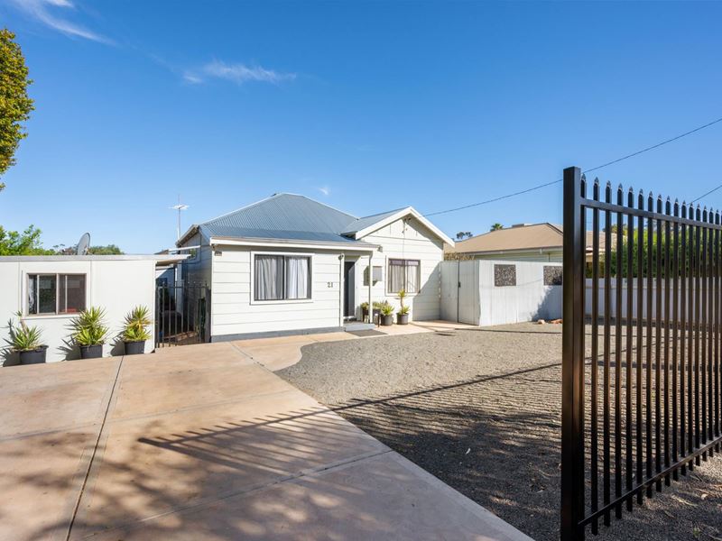 21 Lewis Street, Lamington WA 6430