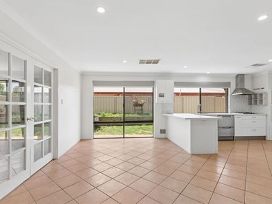 67 Zaragoza Drive, Port Kennedy WA 6172
