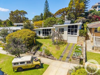 11 Callington Avenue, City Beach WA 6015