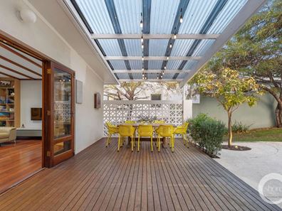 11 Callington Avenue, City Beach WA 6015
