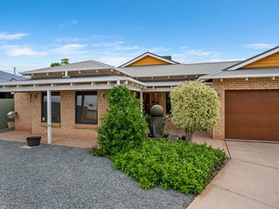 14 Puri Road, Hannans WA 6430