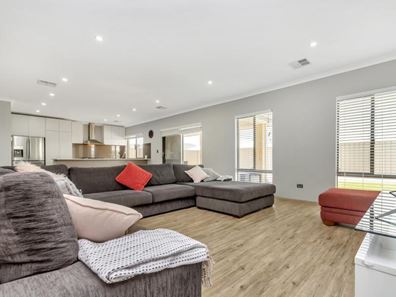 34 Caloria Chase, Caversham WA 6055