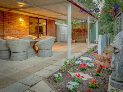 11 Lobelia Street, Roleystone WA 6111