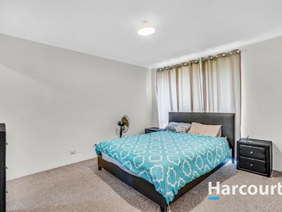 17 Kingfisher Drive, Halls Head WA 6210