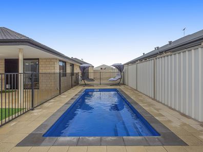 8 Melilla Terrace, Secret Harbour WA 6173