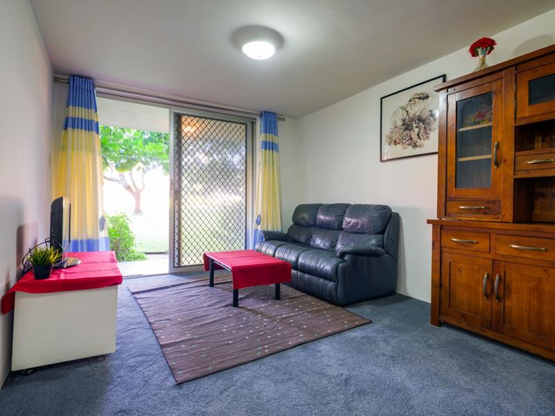 2/16 Leeder Street, Glendalough