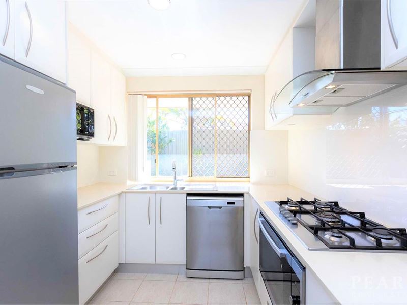 8A Fairfield Grove, Heathridge