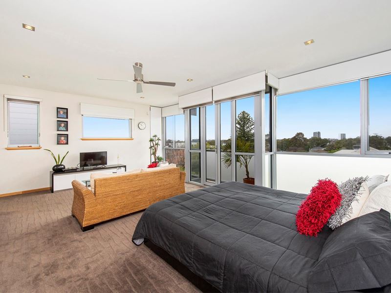 Hope Road, Ardross