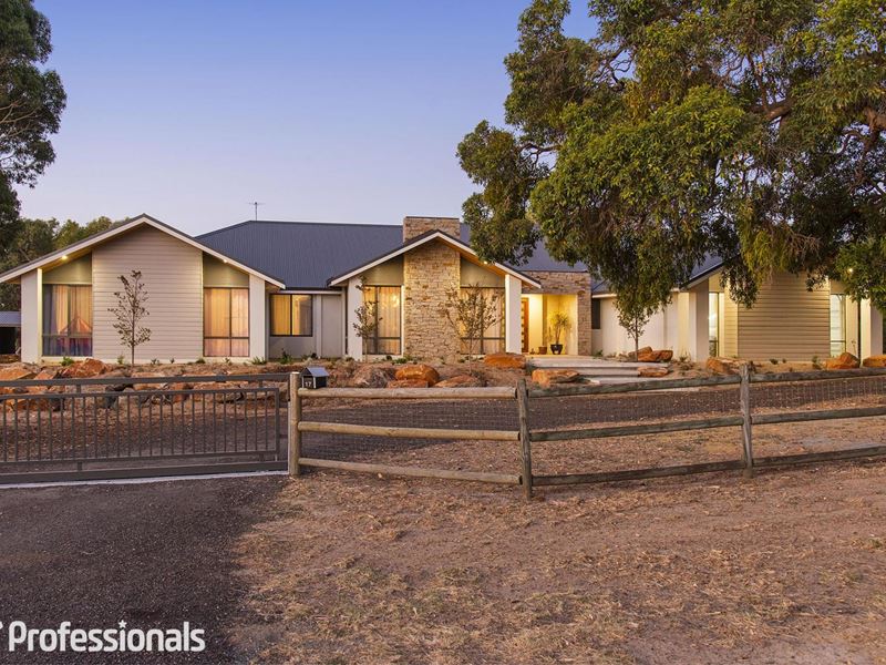 17 Aquanita Rise, Darling Downs
