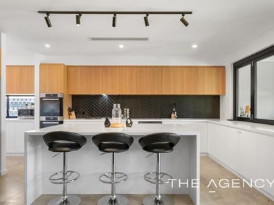 10 Badminton Cross, The Vines WA 6069