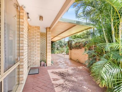 20B Lester Drive, Thornlie WA 6108