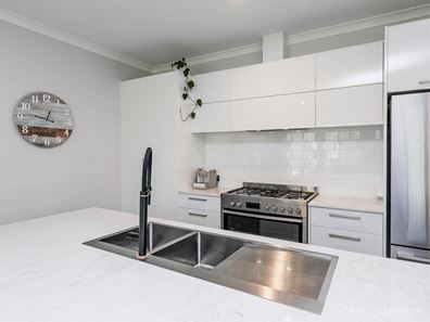 6A Westerly Crescent, Heathridge WA 6027