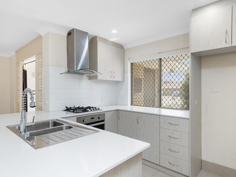5 Gaze Court, Thornlie