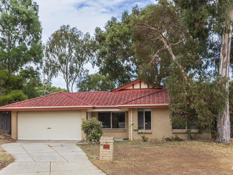 16 Devonian Gardens, Bibra Lake