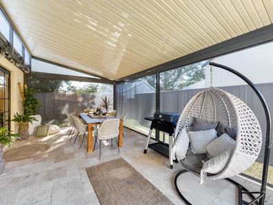 205B Woodside Street, Doubleview WA 6018
