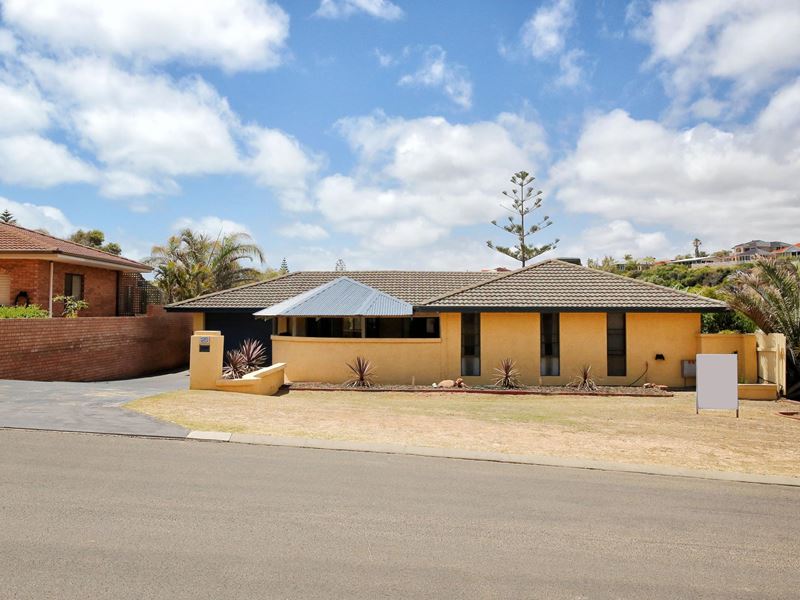 25 Eastcott Way, Tarcoola Beach