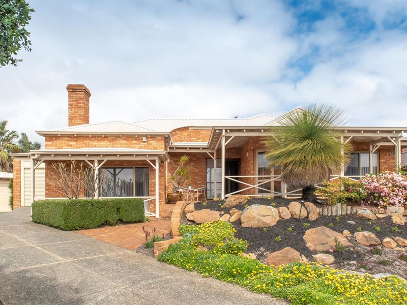 5 Penno Court, Leeming WA 6149