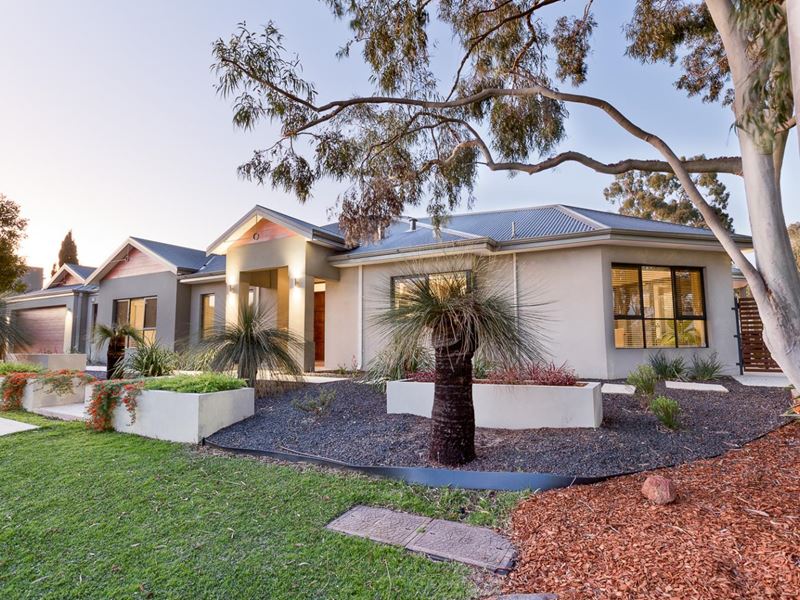 2 Platt Court, Booragoon