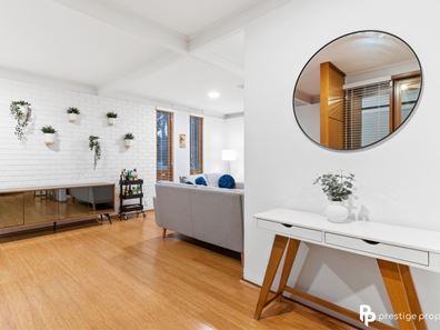 8 Teakwood Avenue, Woodlands WA 6018