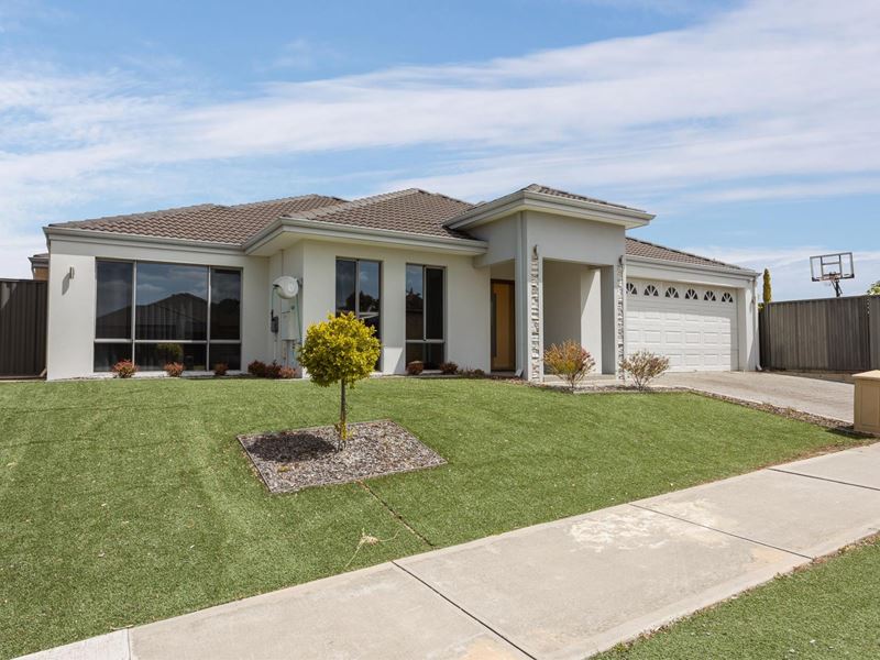 8 Thomby Avenue, Aveley