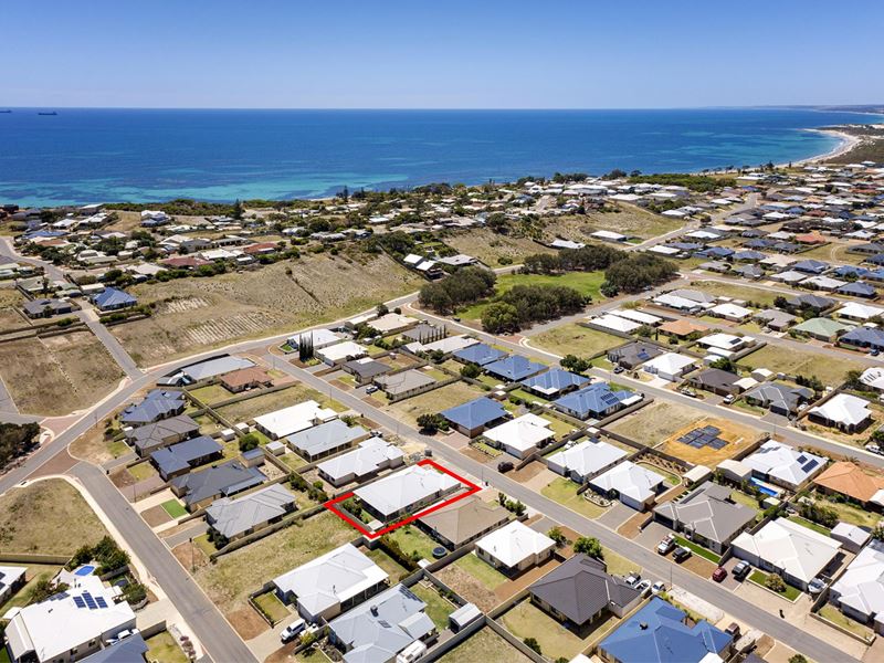 14 Topsail  Street, Drummond Cove
