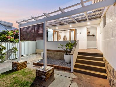 239 Huntriss Road, Doubleview WA 6018