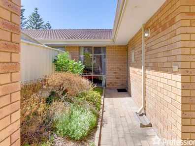 10/98 Simpson Avenue, Rockingham WA 6168