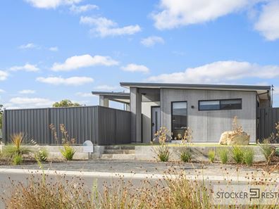 1 Fleetwood Loop, Dunsborough WA 6281