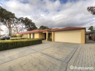 16 Peach Tree Way, Forrestfield WA 6058