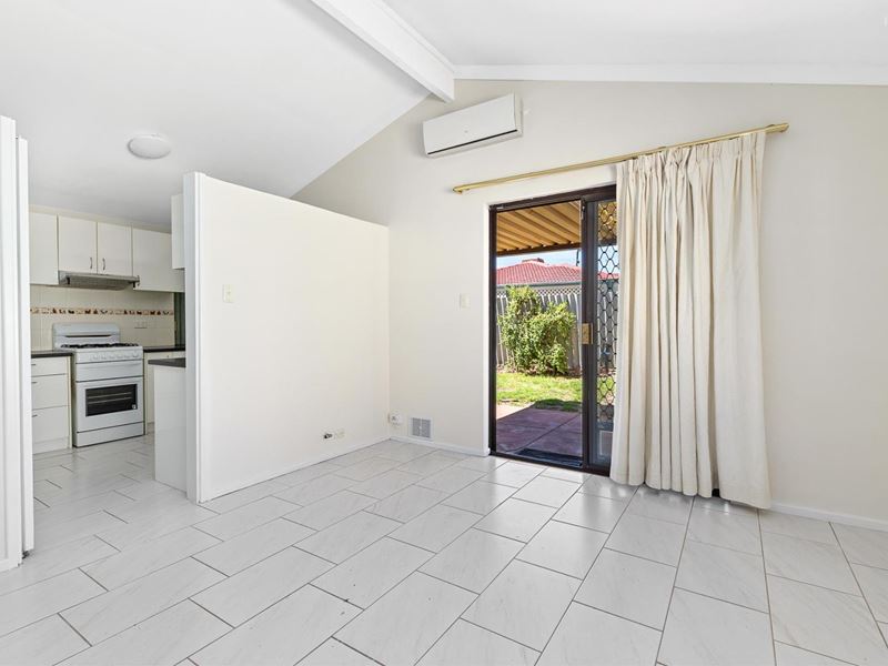 4/60 Romney Way, Parkwood