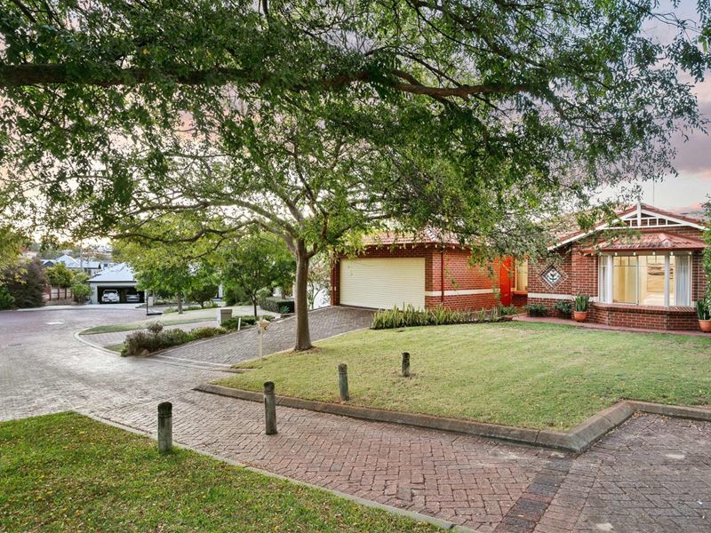 13 Ashbridge  Retreat, Mount Claremont WA 6010