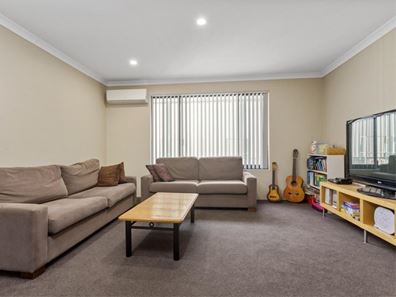 4 Hampstead Gate, Success WA 6164