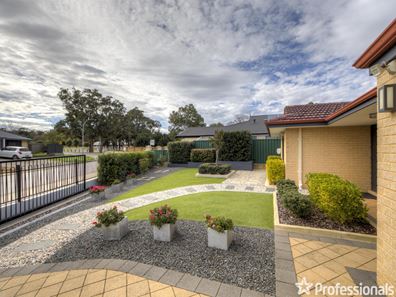 8 Camellia Loop, Forrestfield WA 6058