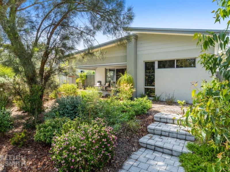 23 Whimbrel Crescent, Coodanup