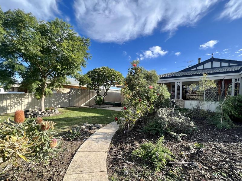 14 Moreton Crescent, Warnbro WA 6169