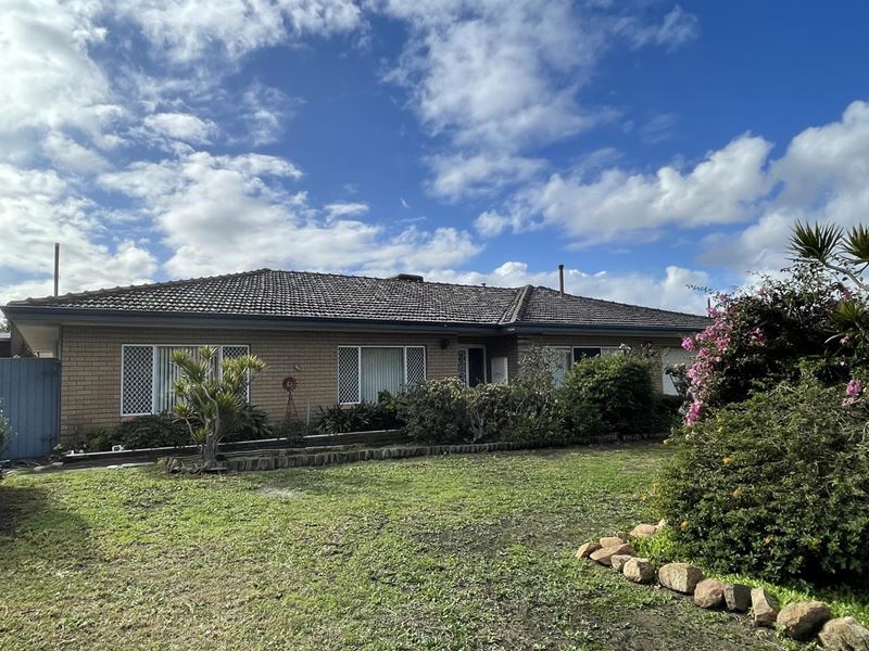 7 Melview Court, Melville WA 6156