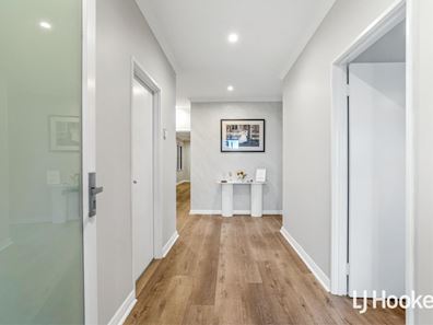 9 Calamocha Way, Piara Waters WA 6112