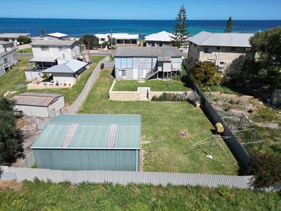 32 De Burgh Street, Ledge Point WA 6043