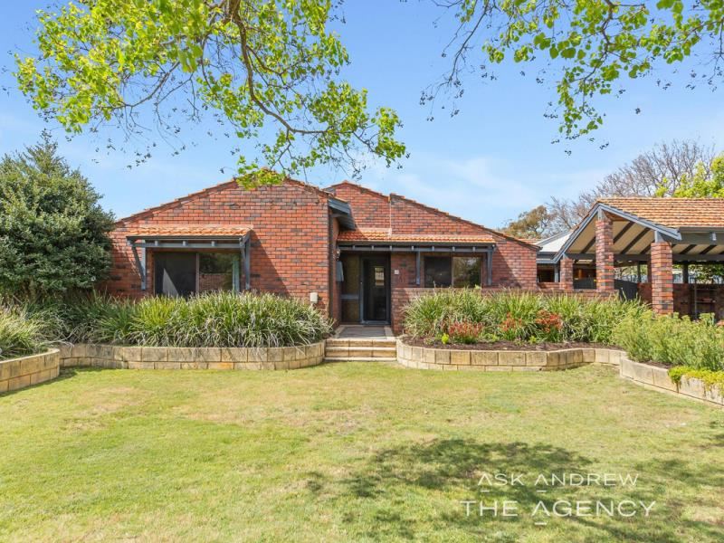 10 Hatfield Way, Booragoon WA 6154